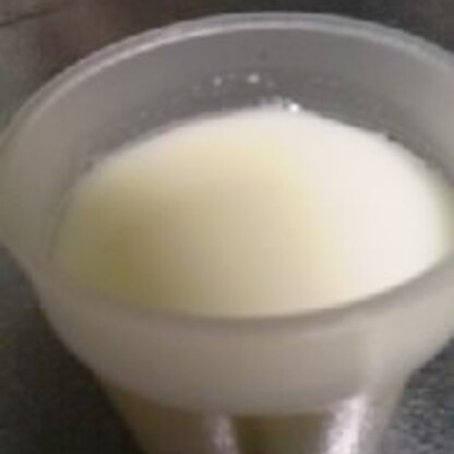 牛乳プリン♪子供が大好きです。
すぐできて美味しく作れました(*^_^*)